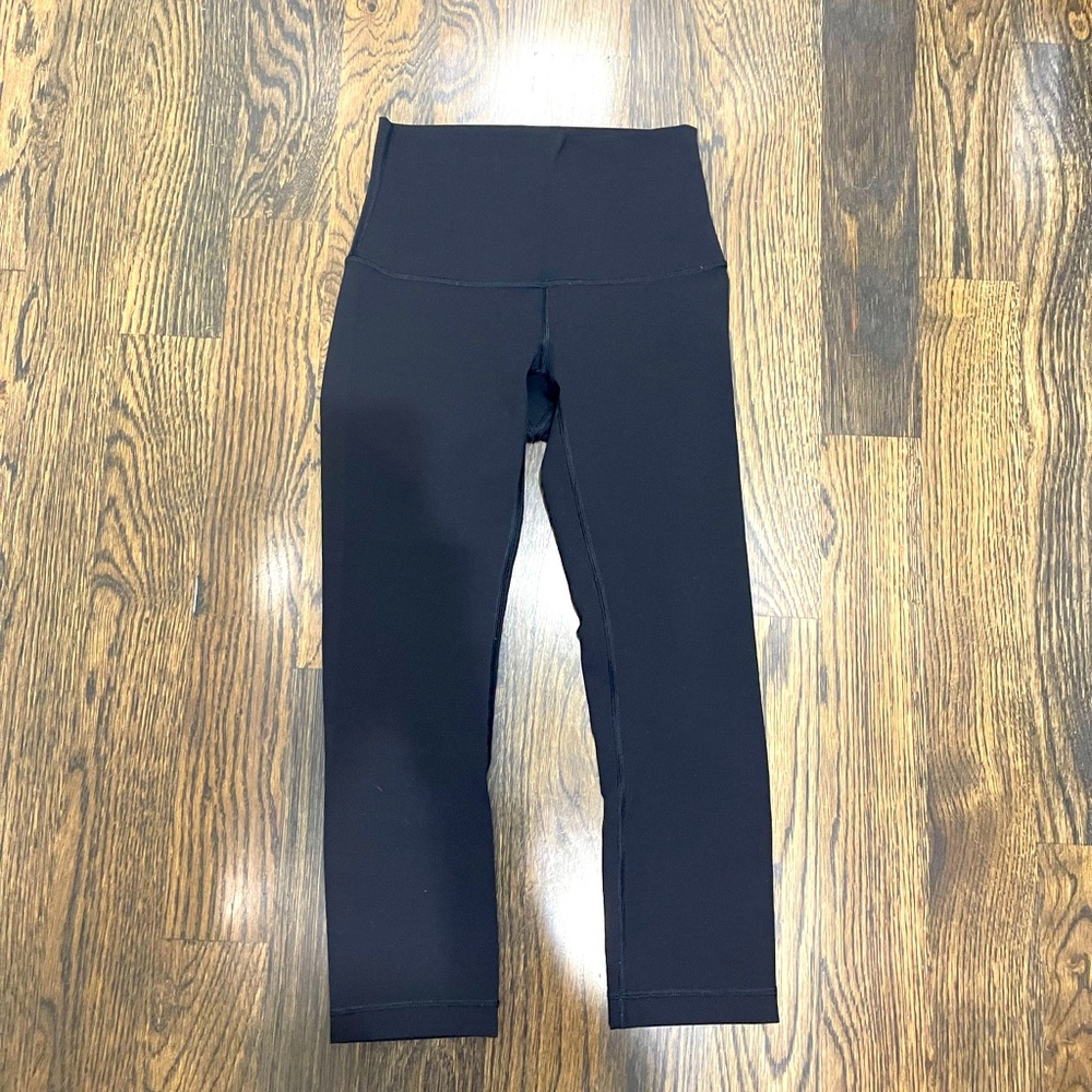 Lululemon Wunder Under HR Crop. Black. Size 4.